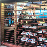 agenzia con serranda q